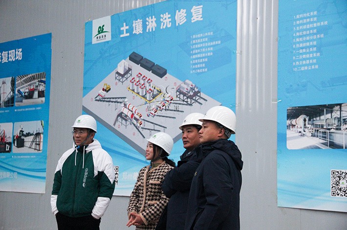 專家來訪生產車間指導工作 專家來訪生產車間指導工作