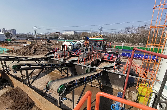 鉻污染土壤修復(fù)現(xiàn)場(chǎng) 鉻污染土壤修復(fù)現(xiàn)場(chǎng)